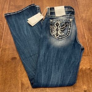 Chloe boot cut 27x34 Mid-rise slim fit Miss Me’s!